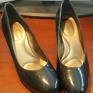 Kelly & Katie Navy Blue Pumps